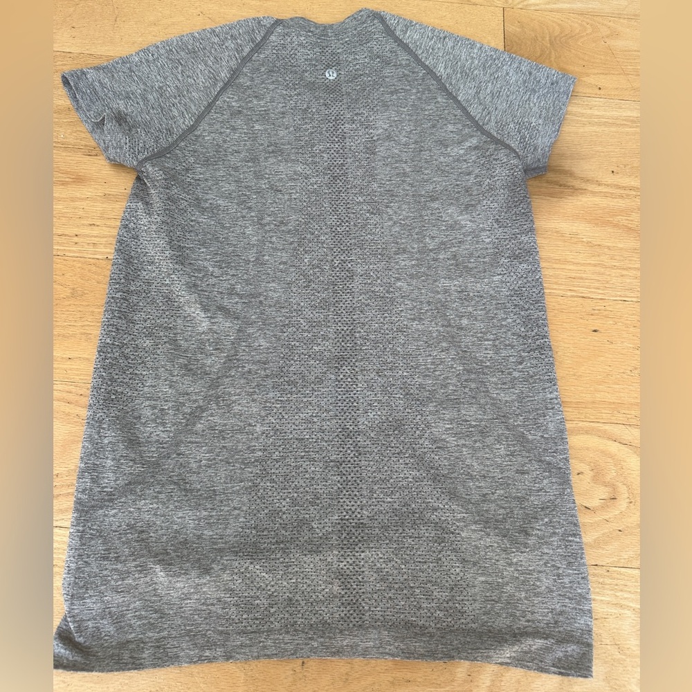 Lululemon swiftly tech short sleeve shirt-hip length. Size 10.